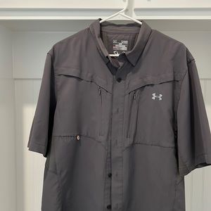 XL Heat Gear short sleeve . No stains .. smoke free.